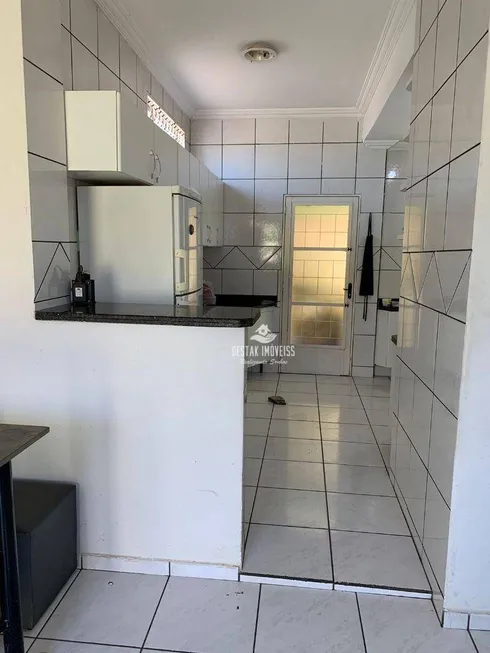 Foto 1 de Sobrado com 3 Quartos à venda, 180m² em Tabajaras, Uberlândia