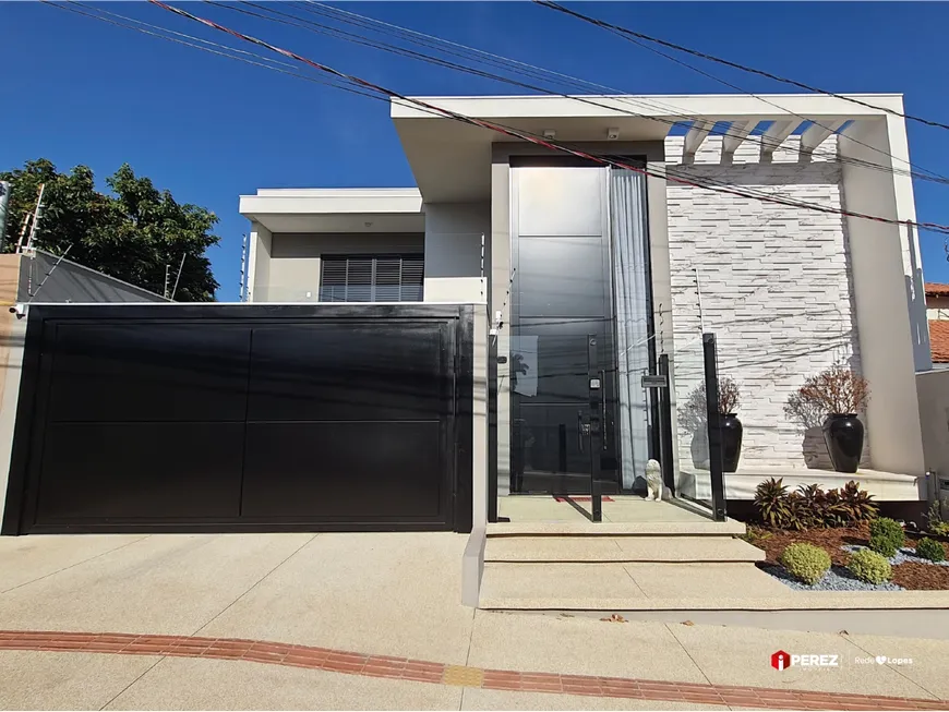 Foto 1 de Casa com 5 Quartos à venda, 221m² em Caranda Bosque, Campo Grande