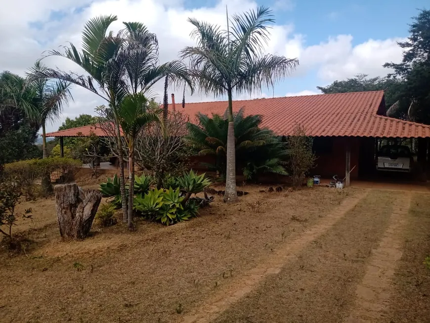 Foto 1 de Fazenda/Sítio com 3 Quartos à venda, 160000m² em Centro, Itaguara