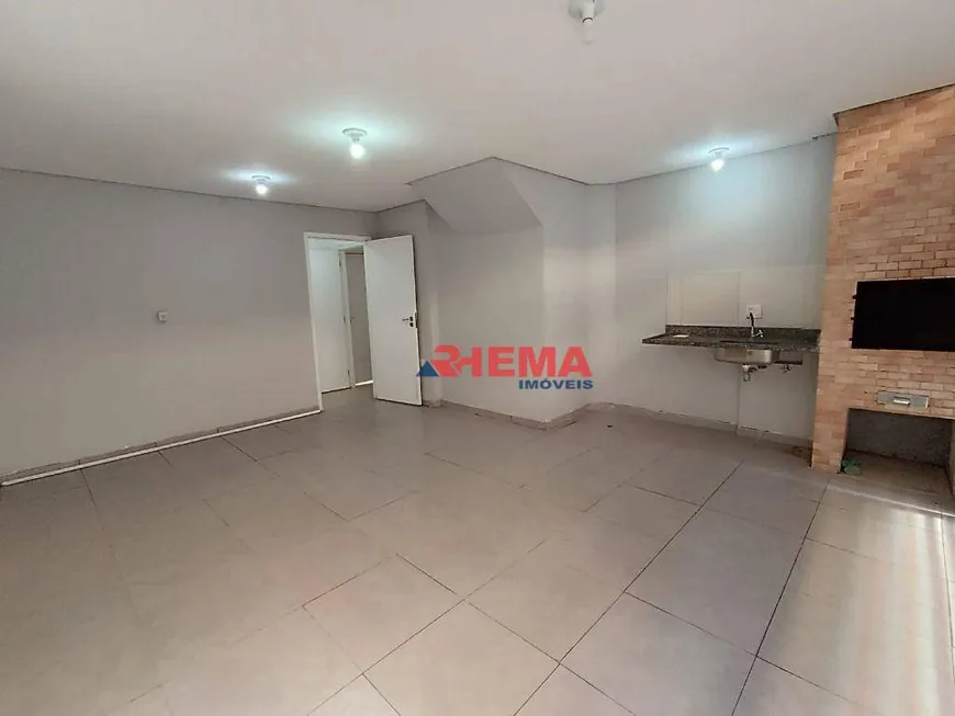Foto 1 de Casa de Condomínio com 2 Quartos à venda, 75m² em Marapé, Santos