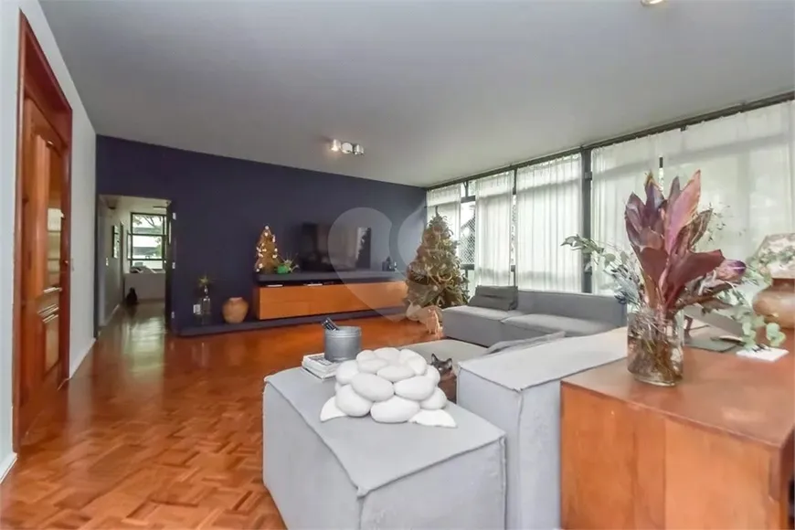 Foto 1 de Apartamento com 3 Quartos à venda, 238m² em Consolação, São Paulo