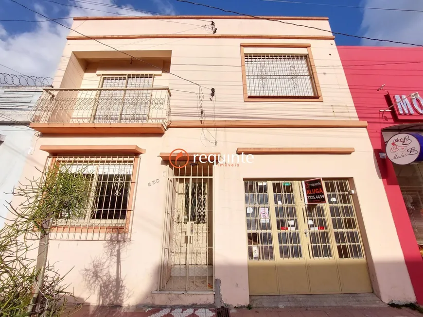 Foto 1 de Casa com 3 Quartos para alugar, 258m² em Centro, Pelotas