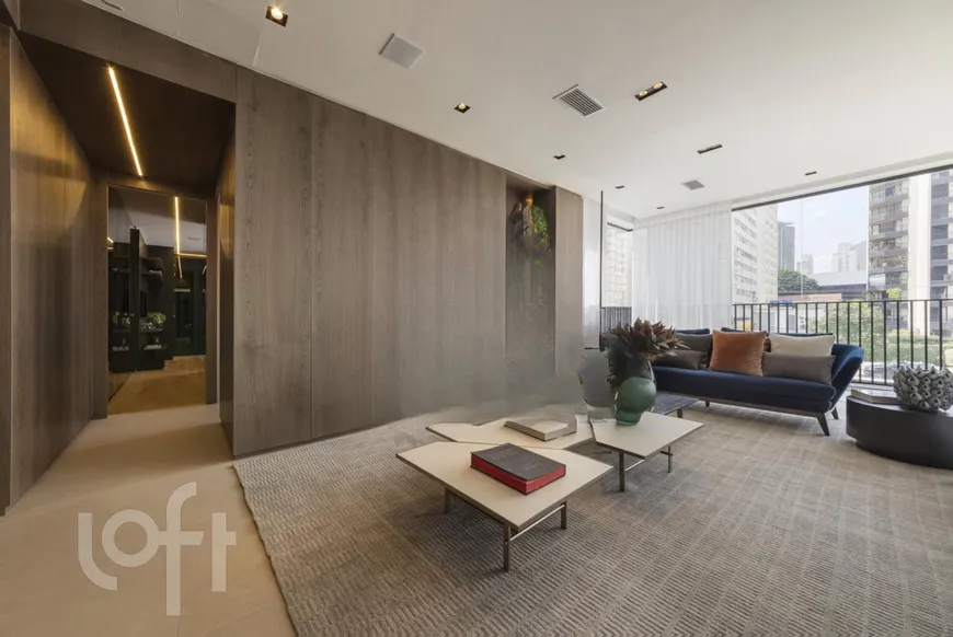 Foto 1 de Apartamento com 3 Quartos à venda, 206m² em Itaim Bibi, São Paulo