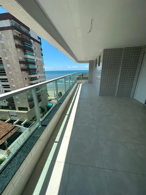 Foto 1 de Apartamento com 4 Quartos à venda, 161m² em Centro, Mongaguá