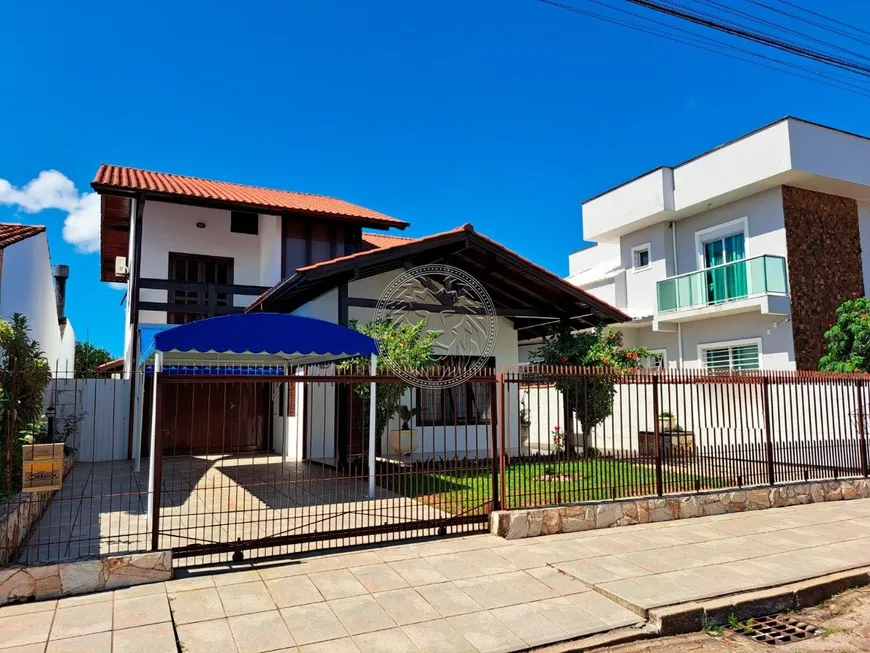 Foto 1 de Casa com 4 Quartos à venda, 202m² em Carianos, Florianópolis