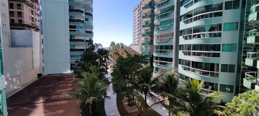 Foto 1 de Apartamento com 4 Quartos à venda, 301m² em Meia Praia, Itapema