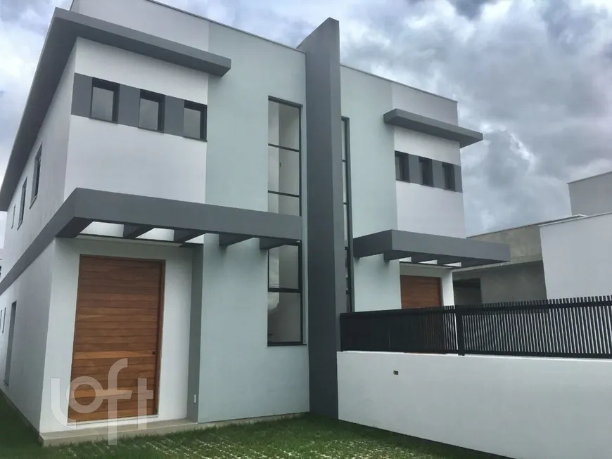 Foto 1 de Casa com 3 Quartos à venda, 127m² em Carianos, Florianópolis