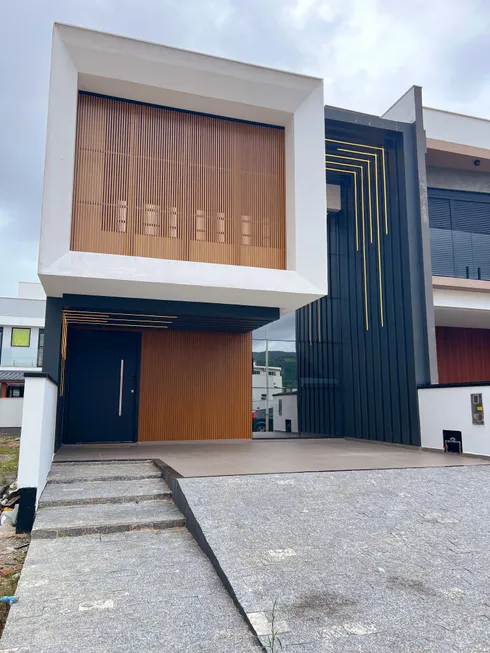 Foto 1 de Casa de Condomínio com 3 Quartos à venda, 202m² em Deltaville, Biguaçu