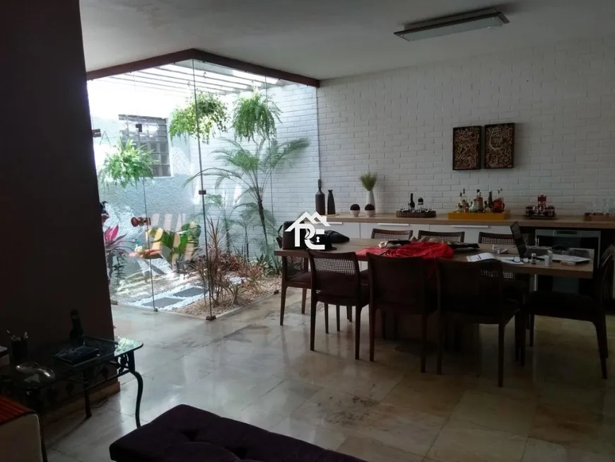 Foto 1 de Casa com 4 Quartos à venda, 250m² em Charitas, Niterói