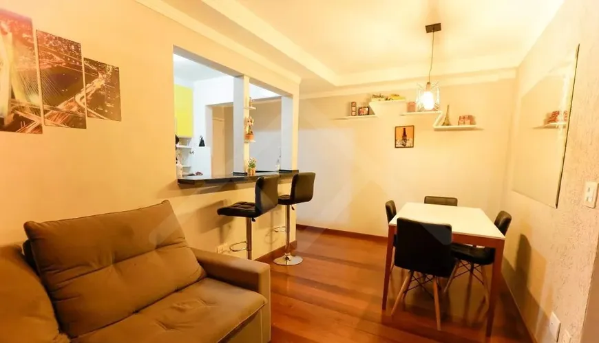 Foto 1 de Apartamento com 2 Quartos à venda, 54m² em Parque Maria Domitila, São Paulo