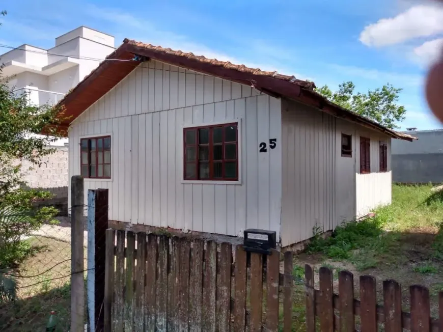 Foto 1 de Casa com 3 Quartos à venda, 70m² em Carianos, Florianópolis