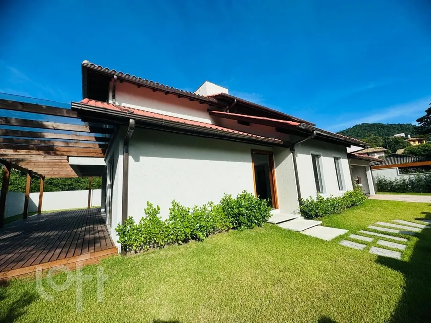 Foto 1 de Casa de Condomínio com 3 Quartos à venda, 320m² em Porto da Lagoa, Florianópolis