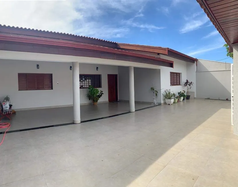 Foto 1 de Casa com 4 Quartos à venda, 216m² em Jardim Amélia, Americana