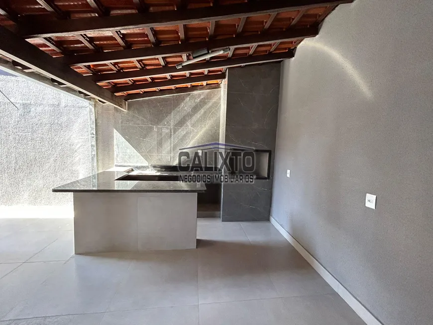 Foto 1 de Casa com 3 Quartos à venda, 190m² em Jardim Patrícia, Uberlândia