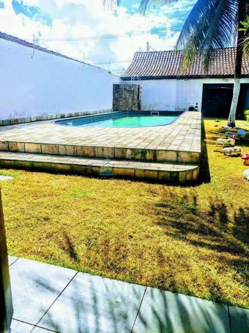 Foto 1 de Casa com 4 Quartos à venda, 134m² em Mirim, Praia Grande