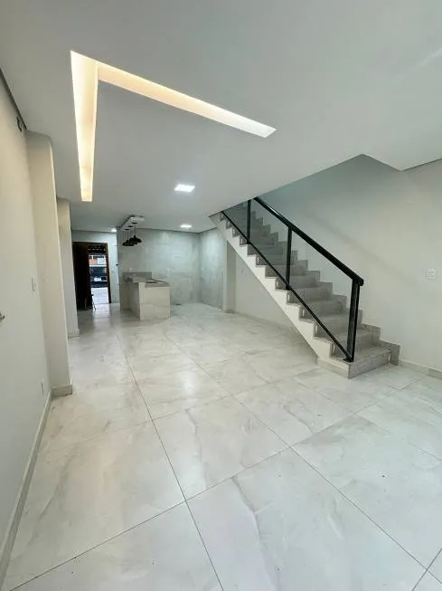 Foto 1 de Casa com 3 Quartos à venda, 200m² em Vila Tolstoi, São Paulo