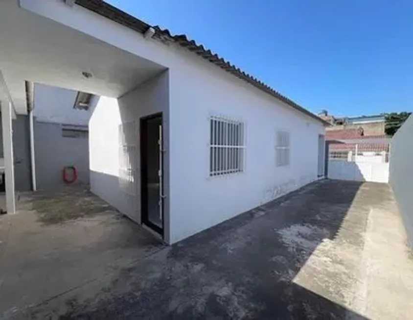Foto 1 de Casa com 2 Quartos à venda, 70m² em Novo Horizonte, Serra