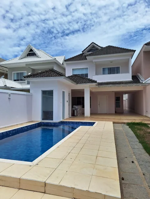 Foto 1 de Casa de Condomínio com 4 Quartos para alugar, 300m² em Recreio Dos Bandeirantes, Rio de Janeiro