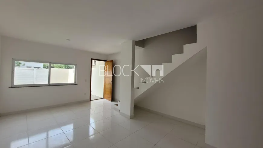 Foto 1 de Casa de Condomínio com 2 Quartos à venda, 67m² em  Pedra de Guaratiba, Rio de Janeiro