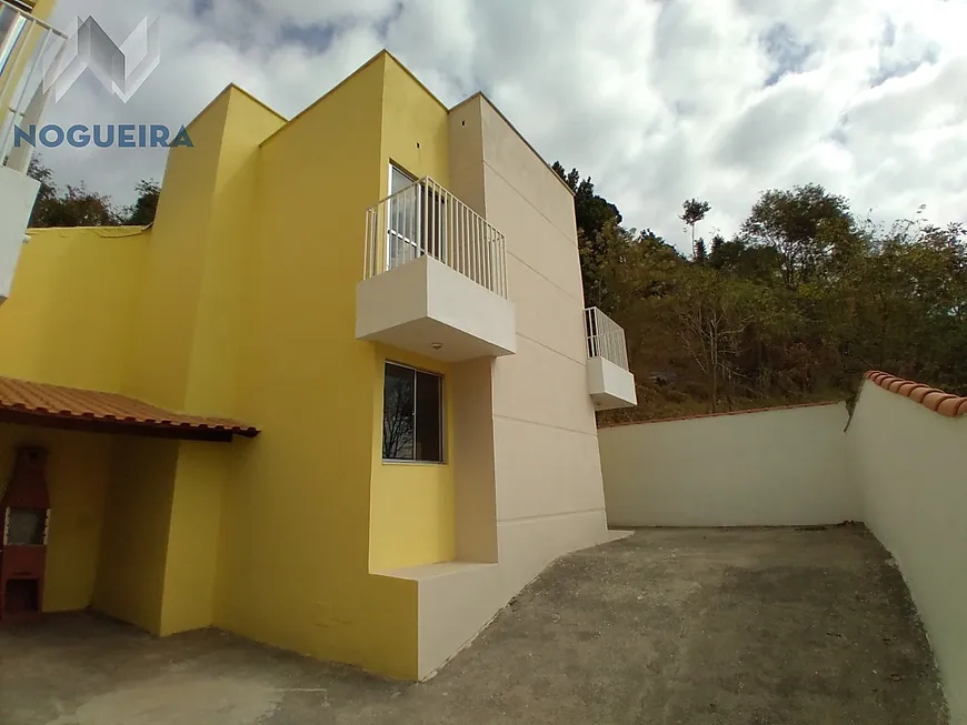 Foto 1 de Casa com 2 Quartos à venda, 70m² em Jardim Santa Isabel, Juiz de Fora