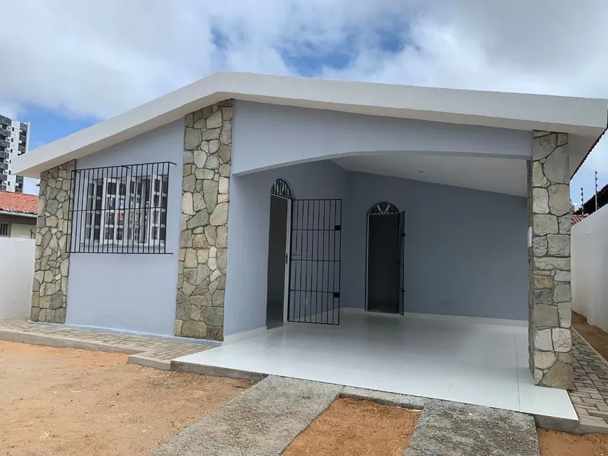 Foto 1 de Casa com 3 Quartos à venda, 180m² em Lagoa Nova, Natal