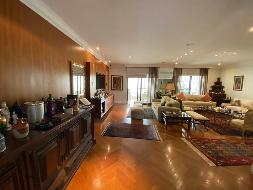 Foto 1 de Apartamento com 4 Quartos à venda, 266m² em Jardim Europa, São Paulo