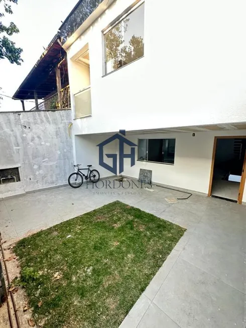 Foto 1 de Casa com 3 Quartos à venda, 130m² em Santa Amélia, Belo Horizonte