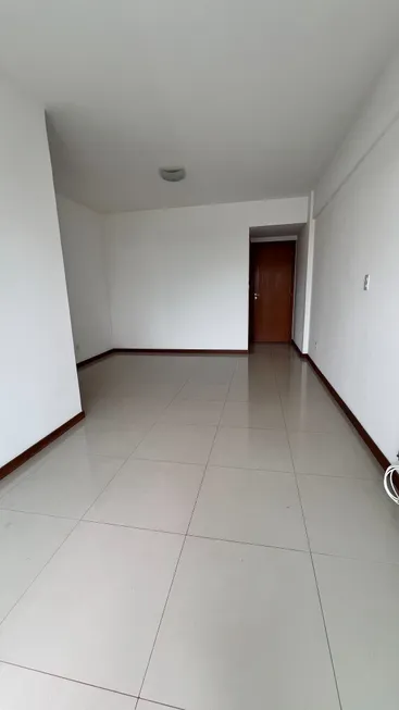 Foto 1 de Apartamento com 3 Quartos à venda, 82m² em Buraquinho, Lauro de Freitas