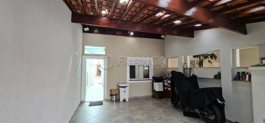 Foto 1 de Casa com 3 Quartos à venda, 131m² em Jardim São Jose, Jacareí