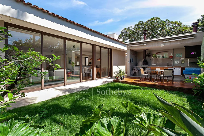 Foto 1 de Casa com 3 Quartos à venda, 317m² em Alto de Pinheiros, São Paulo