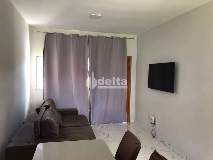 Foto 1 de Casa com 3 Quartos à venda, 92m² em Novo Mundo, Uberlândia