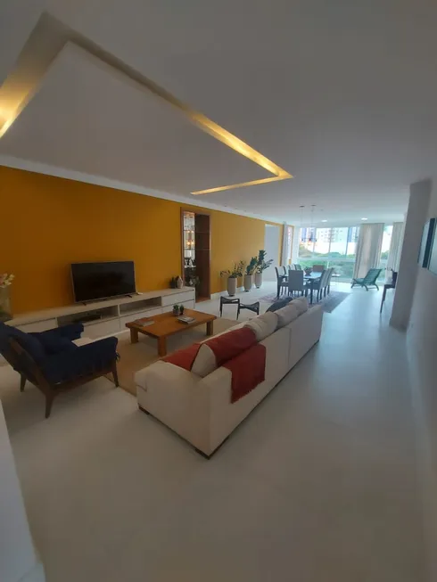 Foto 1 de Apartamento com 3 Quartos à venda, 231m² em Meia Praia, Itapema