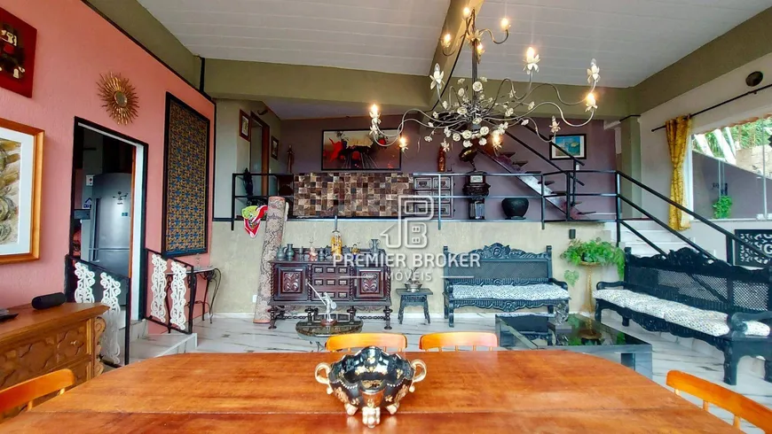 Foto 1 de Casa com 3 Quartos à venda, 266m² em Parque do Ingá, Teresópolis