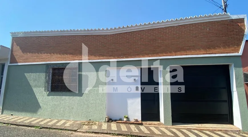 Foto 1 de Imóvel Comercial com 3 Quartos para alugar, 260m² em Fundinho, Uberlândia