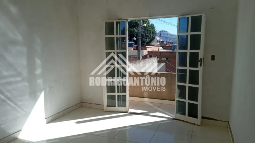 Foto 1 de Casa com 3 Quartos à venda, 200m² em Vila Oliveira, Montes Claros