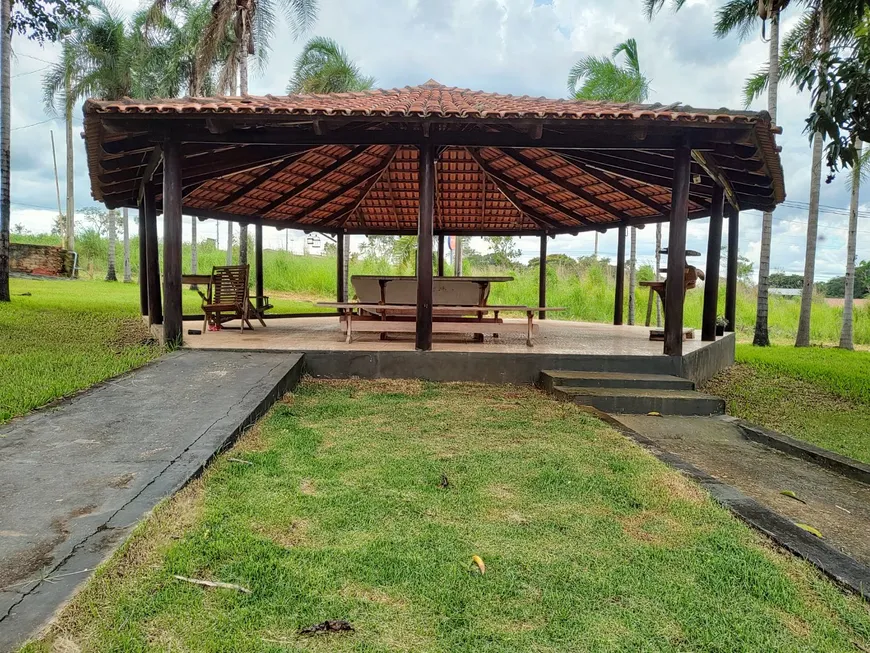 Foto 1 de Fazenda/Sítio com 3 Quartos à venda, 400m² em Fazenda Salinos, Goiânia