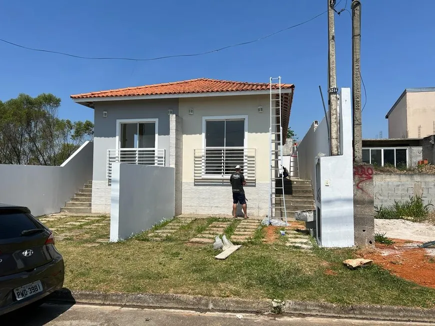 Foto 1 de Casa com 2 Quartos à venda, 59m² em Residencial Pastoreiro, Cotia