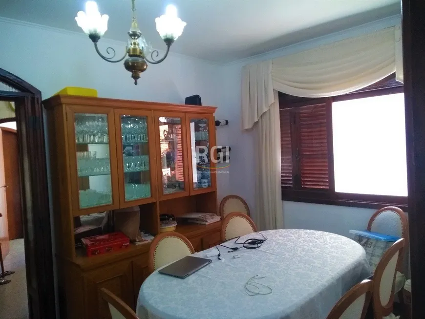 Foto 1 de Casa com 4 Quartos à venda, 176m² em Santa Cecília, Porto Alegre