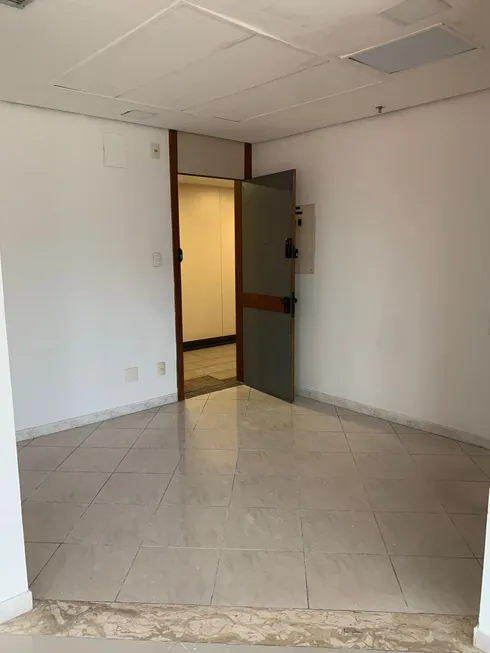 Foto 1 de Sala Comercial para alugar, 64m² em Barra da Tijuca, Rio de Janeiro