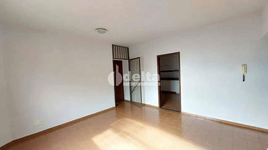 Foto 1 de Apartamento com 3 Quartos à venda, 81m² em Presidente Roosevelt, Uberlândia