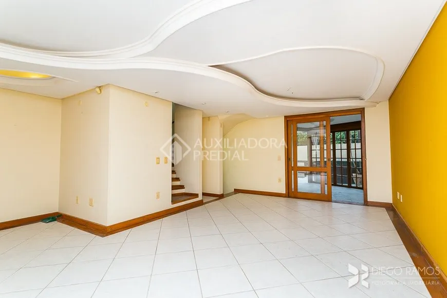 Foto 1 de Casa de Condomínio com 4 Quartos à venda, 318m² em Tristeza, Porto Alegre