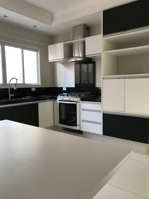 Foto 1 de Casa com 3 Quartos à venda, 246m² em Jardim do Lago, Jundiaí