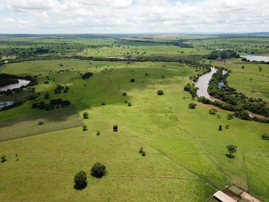 Foto 1 de Fazenda/Sítio com 2 Quartos à venda, 500m² em Zona Rural, Itarumã