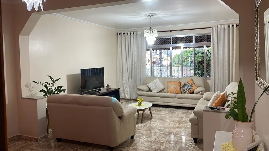 Foto 1 de Casa com 4 Quartos à venda, 266m² em Vila Amália, São Paulo
