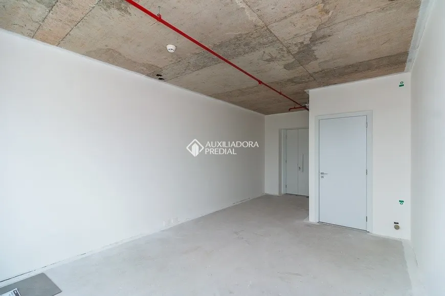 Foto 1 de Sala Comercial para alugar, 34m² em Cristal, Porto Alegre