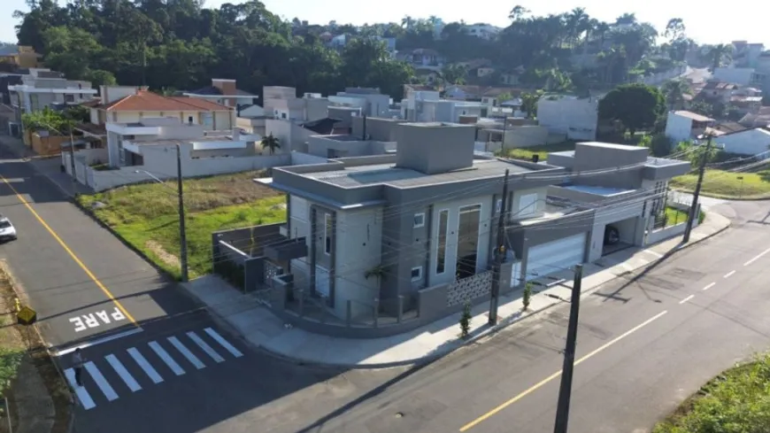 Foto 1 de Casa com 5 Quartos à venda, 397m² em Jaraguá Esquerdo, Jaraguá do Sul