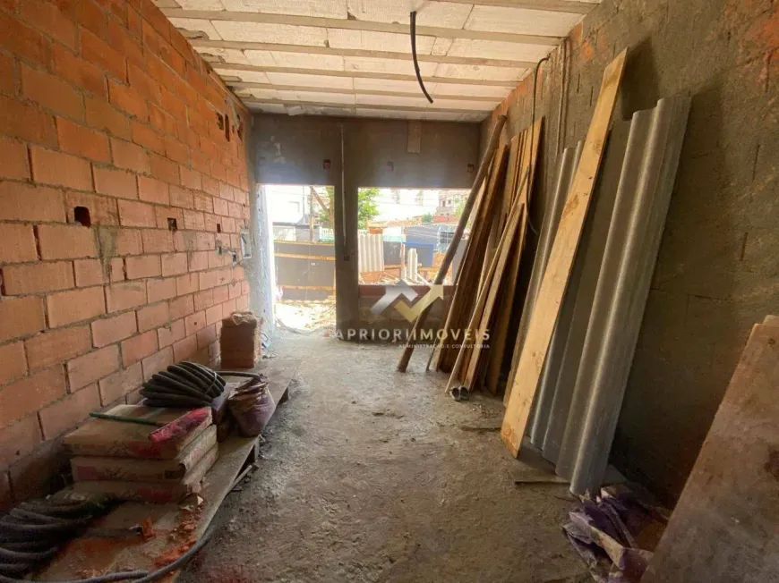 Foto 1 de Casa com 2 Quartos à venda, 60m² em Jardim das Maravilhas, Santo André