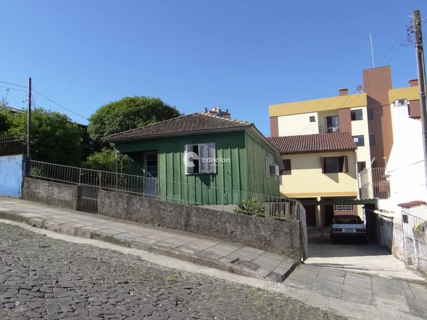 Foto 1 de Casa com 3 Quartos à venda, 336m² em Nossa Senhora das Dores, Santa Maria