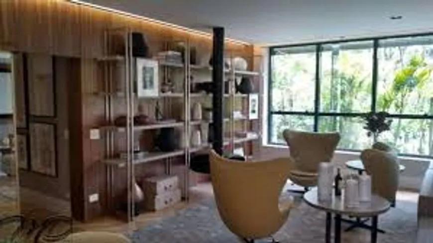 Foto 1 de Apartamento com 3 Quartos à venda, 226m² em Cabral, Curitiba
