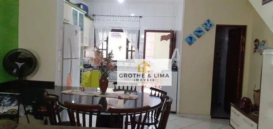 Foto 1 de Sobrado com 3 Quartos à venda, 131m² em Massaguaçu, Caraguatatuba